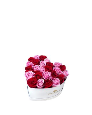 cutie in forma de inima aranjament cadou ziua femeii florarie brasov walrose trandafiri rosii si roz